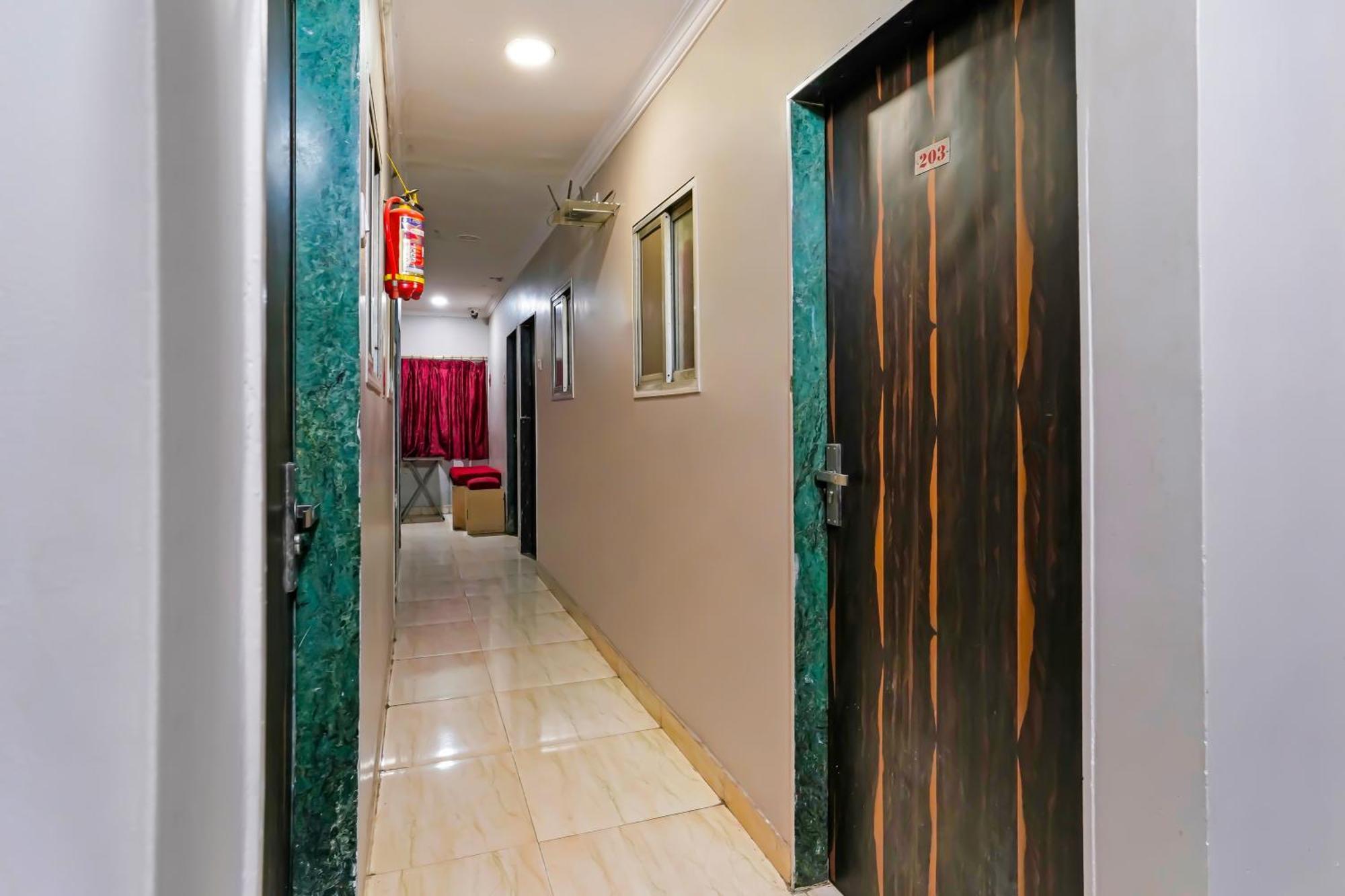 Super Hotel O Homestay Andheri East Bombaim Exterior foto